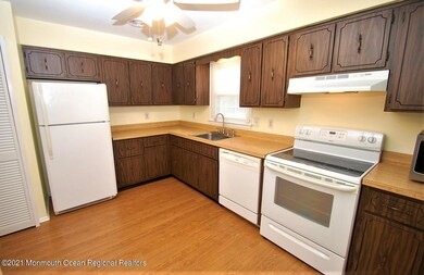 10 Dover Walk unit 1110, Toms River, NJ 08753 - photo 2