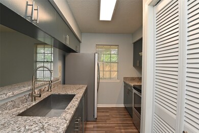 5630 Birchmont Dr unit A, Houston, TX 77091 - photo 6