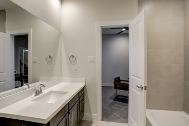 4504 Trevor Park Ln, Houston, TX 77018 - photo 7