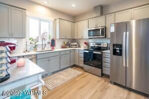 20210422234209223607000000-o