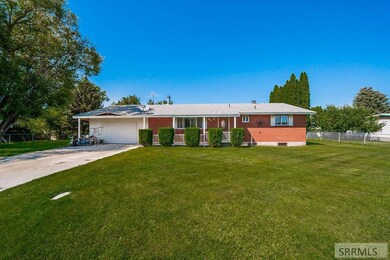 883 Robert St, Blackfoot, ID 83221 - photo 3