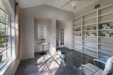 7610 Wedgewood Ln, Houston, TX 77055 - photo 4