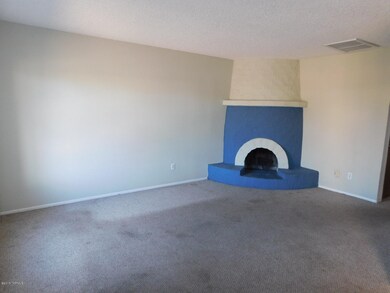 022-193505 Living Room (1)