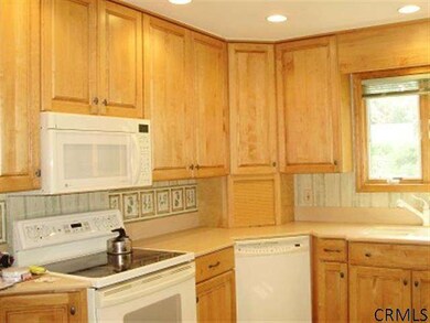 31 Jennifer Rd, Schenectady, NY 12302 - photo 6