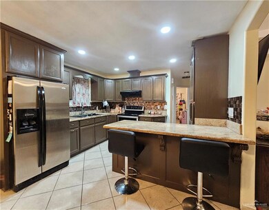 3702 Marla Dr, Palmview, TX 78572 - photo 5