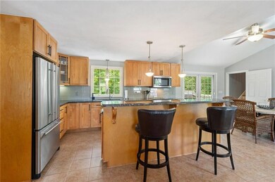 42 Spring St, Bristol, RI 02809 - photo 4
