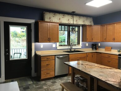 39 Pine St, Rutland, VT 05701 - photo 3