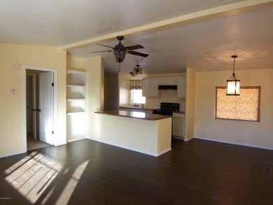 Kitchen Eating Area
