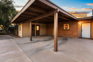 5-web-or-mls-6401 E Barnan St - MLS Imag