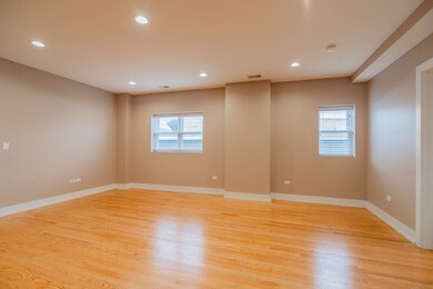 3433 S Indiana Ave unit 301, Chicago, IL 60616 - photo 5