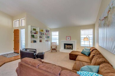 2755 E Leonora