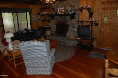 800 Towhee Ct, Hawley, PA 18428 - photo 3