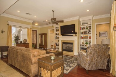 7_Living Room