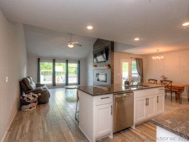 3449 E Quebec St, Broken Arrow, OK 74014 - photo 4