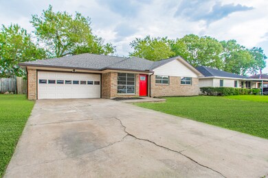 1103 Bayou Dr, Alvin, TX 77511 - photo 2