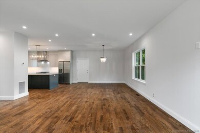 410 Alba Ave, Bridgeport, CT 06606 - photo 5