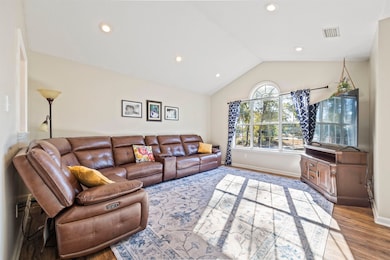 285 NE Green Tree Terrace, Lee, FL 32059 - photo 5