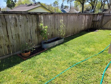 507 S Walnut St, Tomball, TX 77375 - photo 7