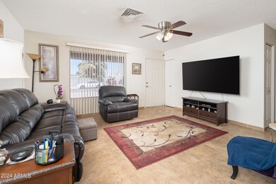 05_Living-Room_02