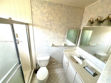 15831 SW 100th Ct unit B, Miami, FL 33157 - photo 6
