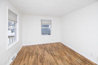 2719_Amherst_Ave_04