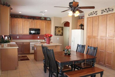 Light & Open Kitchen with Maple Cabinets