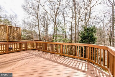 8704 Riverscape Ct, Odenton, MD 21113 - photo 4