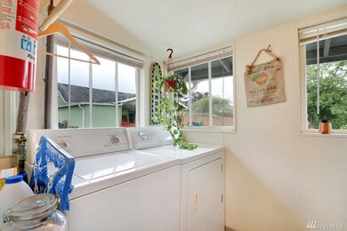 1633 Marshall Ave, Enumclaw, WA 98022 - photo 6