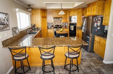 18154 Deauville Dr, Victorville, CA 92395 - photo 6