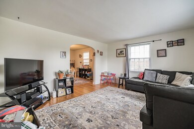 965 Greenbriar Ln, Springfield, PA 19064 - photo 4