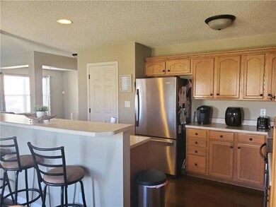 2426 Meadow Bend Dr, Columbus, IN 47201 - photo 5