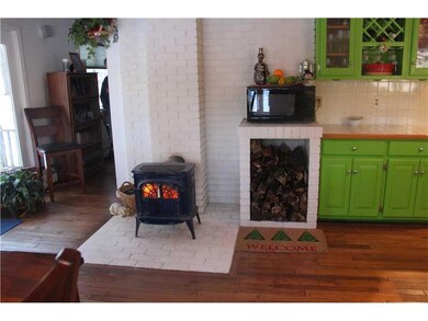 Dining Room. cozy spot for dinner...