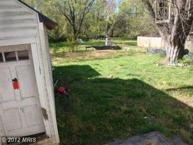 4907 Quincy St, Bladensburg, MD 20710 - photo 2