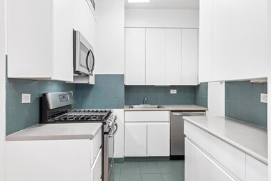 Georgetown Plaza unit 31-J, New York, NY 10003 - photo 4