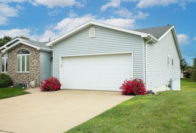 2419 Carstensen Dr, Waverly, IA 50677 - photo 2