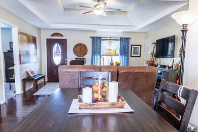 305 Sara Acres Dr, Tennessee Ridge, TN 37178 - photo 7