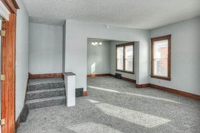 mls 1808 4 Ave 05