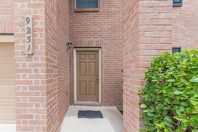9231 Delmont Park Ln, Houston, TX 77075 - photo 2