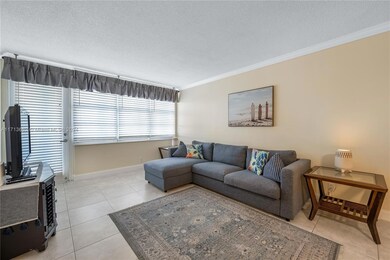 Sea Air Towers unit 719, Hollywood, FL 33019 - photo 4
