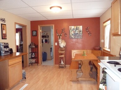 Kitchen/Dining<|><|>