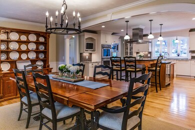 05 Dining Room to Kitchen