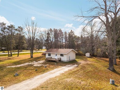 7808 Bacchanalia Ct, Cadillac, MI 49601 - photo 5