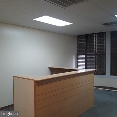 525 Penn St unit 4TH FLOOR, Reading, PA 19601 - photo 2