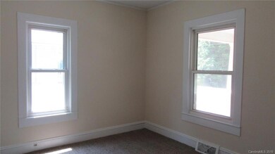 316 N Bost St, Statesville, NC 28677 - photo 3