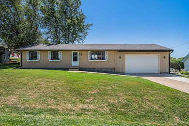 549 Washington St, Carson, IA 51525 - photo 3