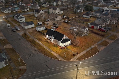 501 Superior Ave, Gladstone, MI 49837 - photo 2