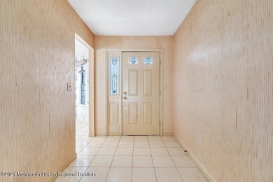 26 Hansom Ln, Marlboro, NJ 07746 - photo 4