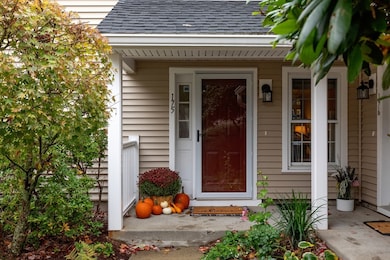 175 Tyson Commons Ln, Braintree, MA 02184 - photo 2