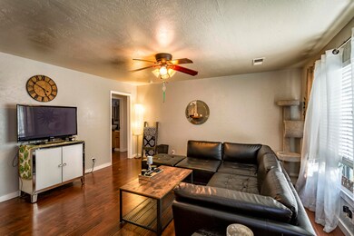 2661 Reservoir Ln, Redding, CA 96002 - photo 4