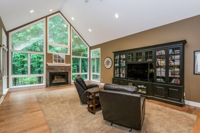 010-Living_Room-3291686-large